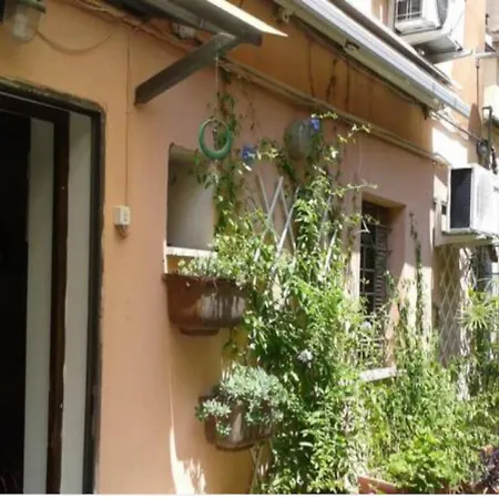 Independent With Garden Heart Of Trastevere John Cabot-2